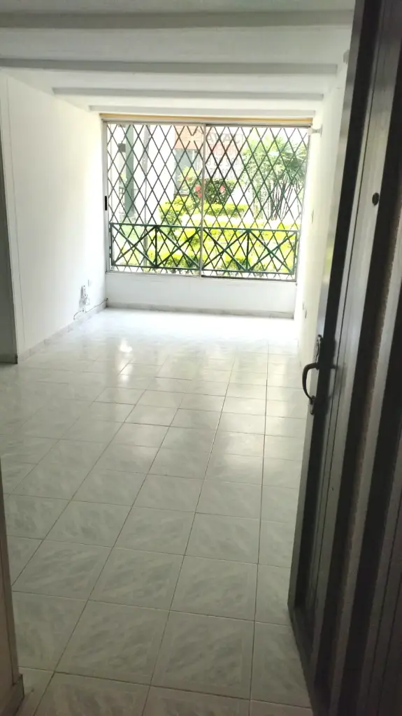 1 Oasis 2-103 Sala com.webp