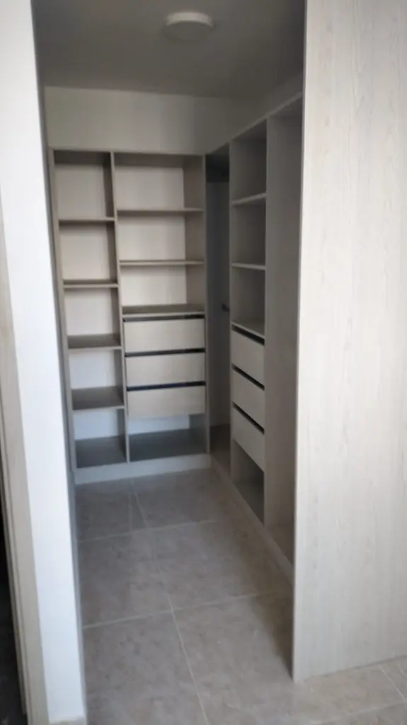 8 Pamplona 3-405 Vestier.webp