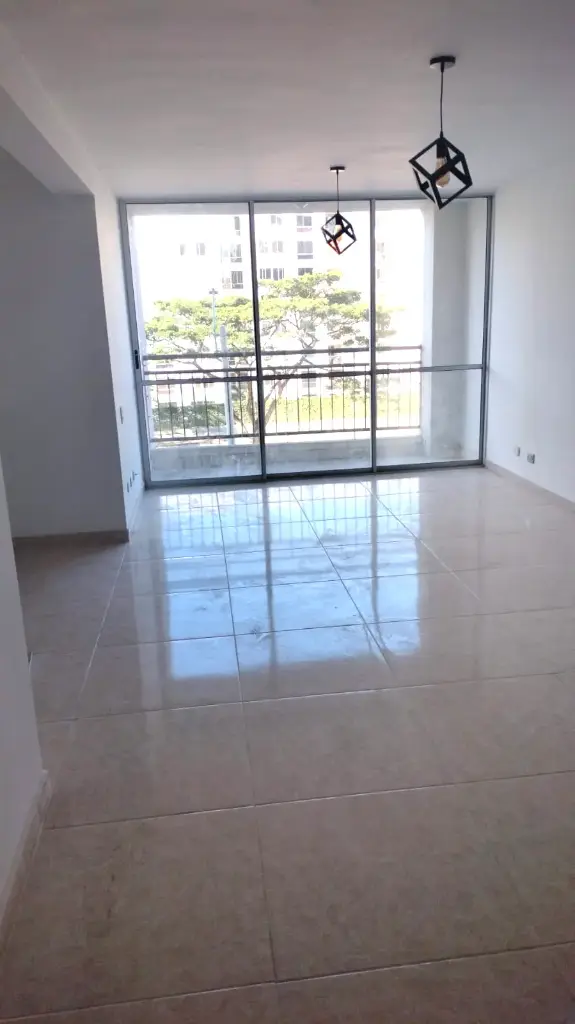 2 Pamplona 3-405 Sala.webp
