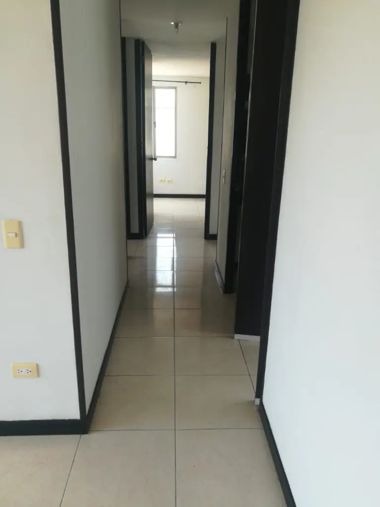 5 PATIOS HALL.webp