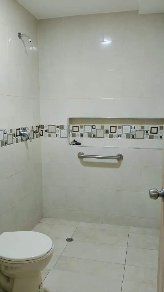 3 La Merced 202 baño.webp