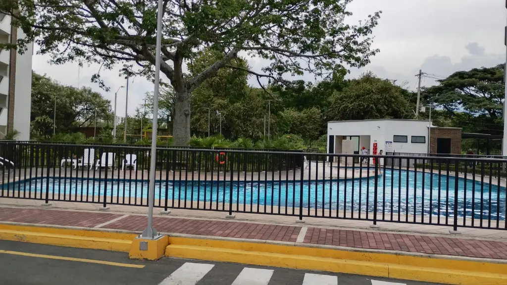 11 Tréboles piscina.webp