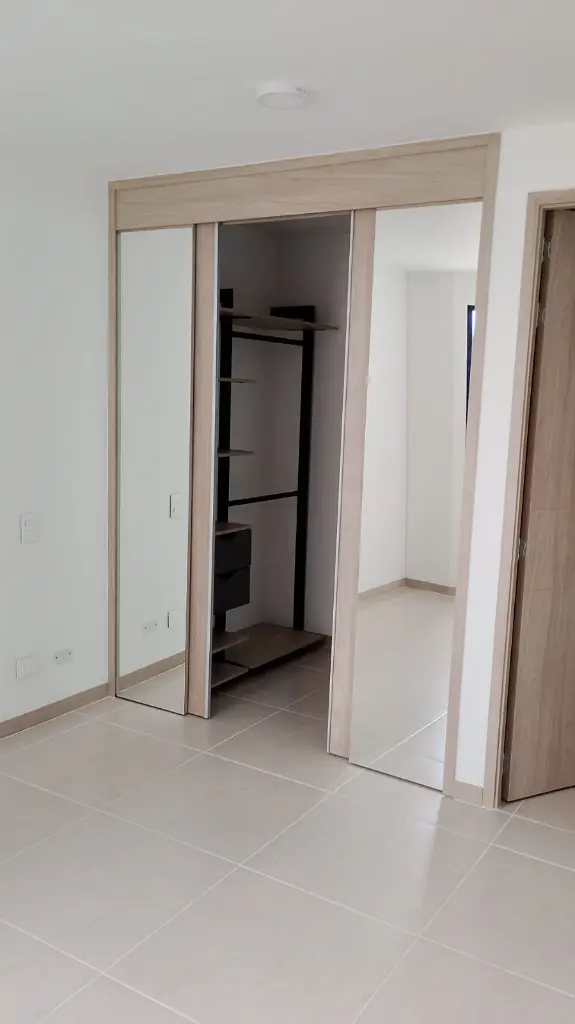 8 Tréboles C-506 closet pal.webp