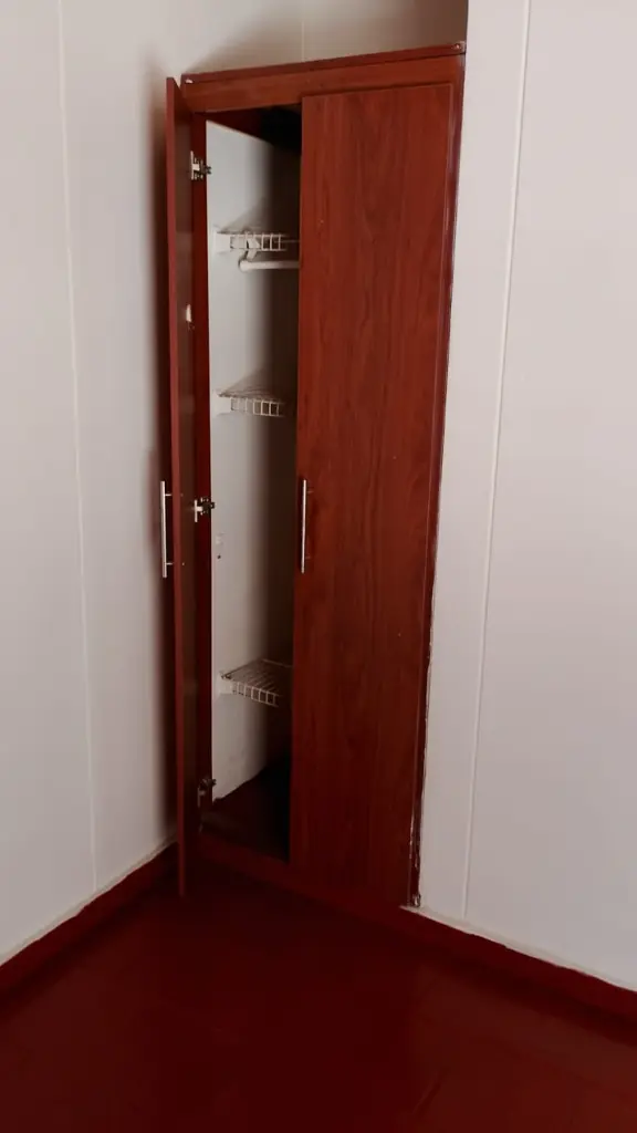 3 Guaduales closet 2.webp