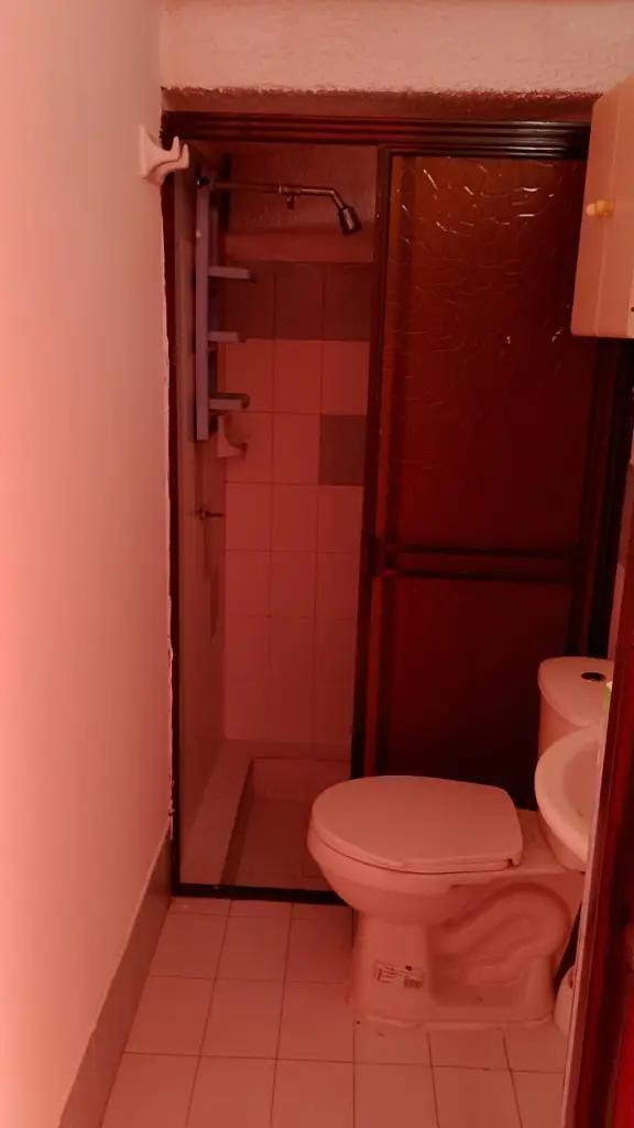 10 Guales baño piso 1.webp