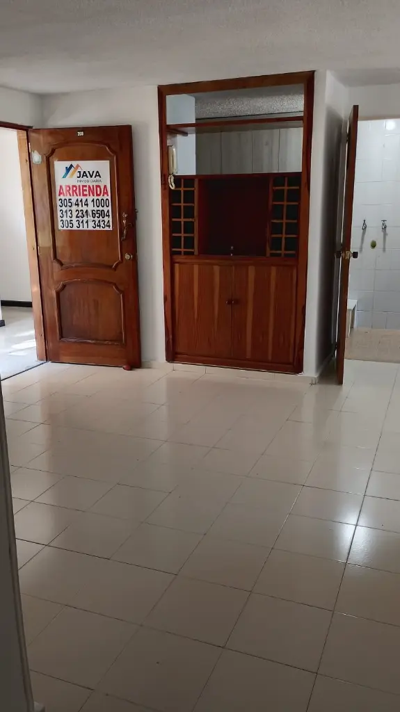 7B Guásimos B-208 sala.webp