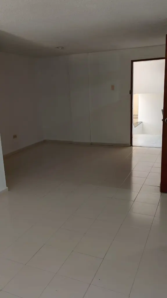 7A Guásimos B-208 sala.webp