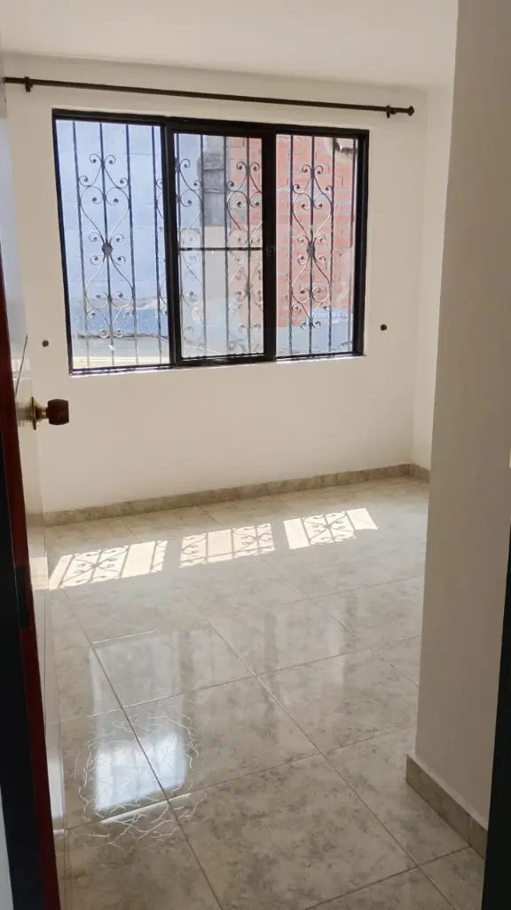 14 Ciudad 2000 alcoba 3.webp