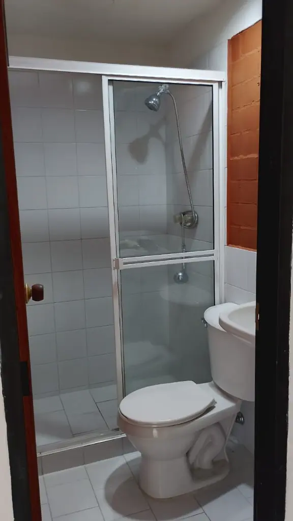 12 Ciudad 2000 baño piso 2.webp