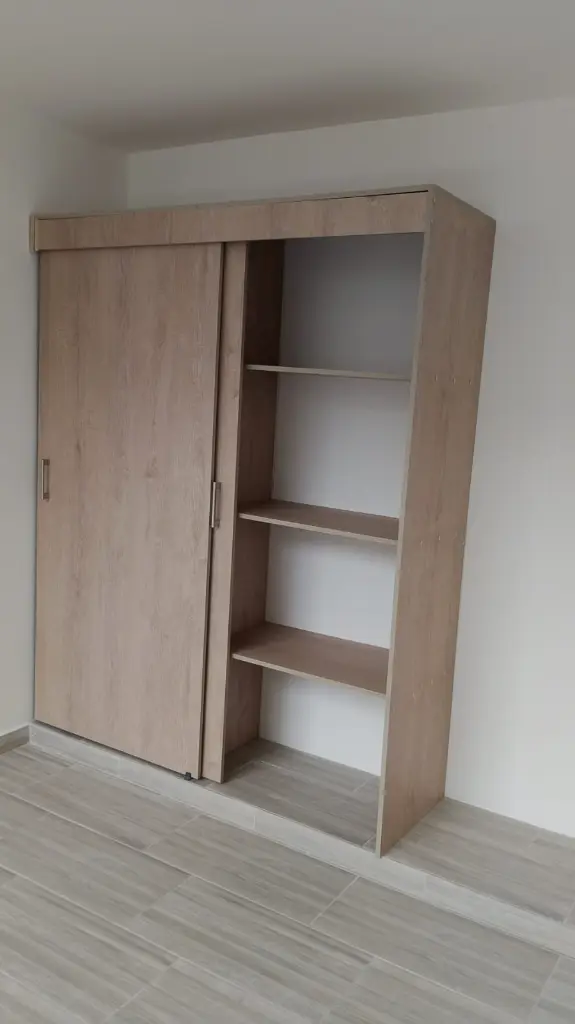 8 Oporto 2-707 closet pal.webp