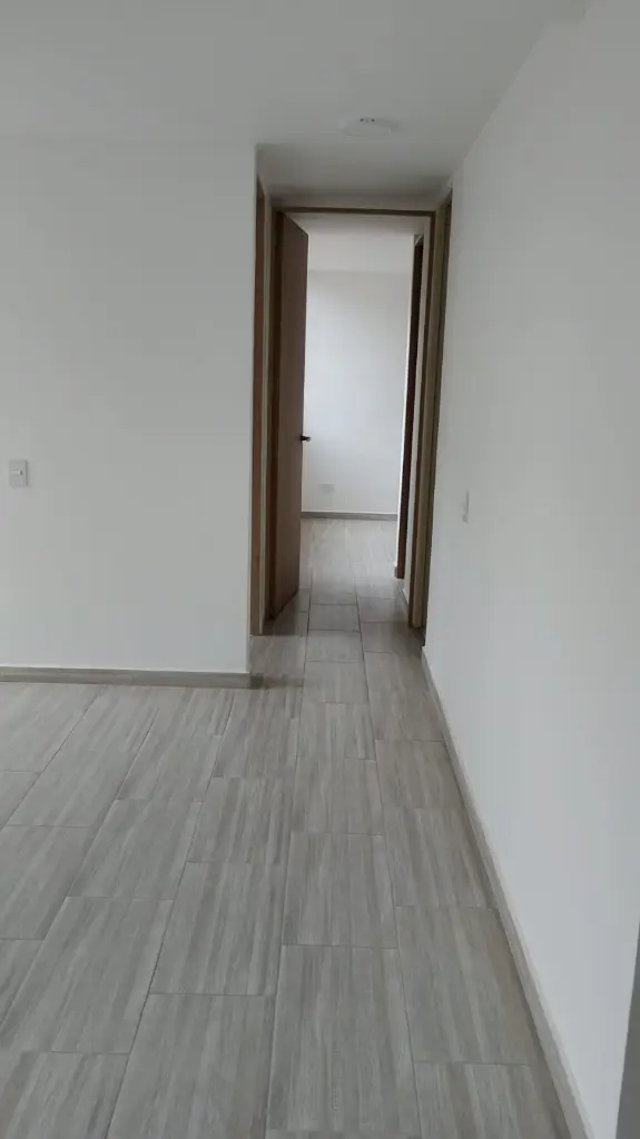 4 Oporto 2-707 Hall.webp