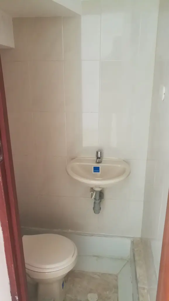 3 Aldea Camp baño social.webp