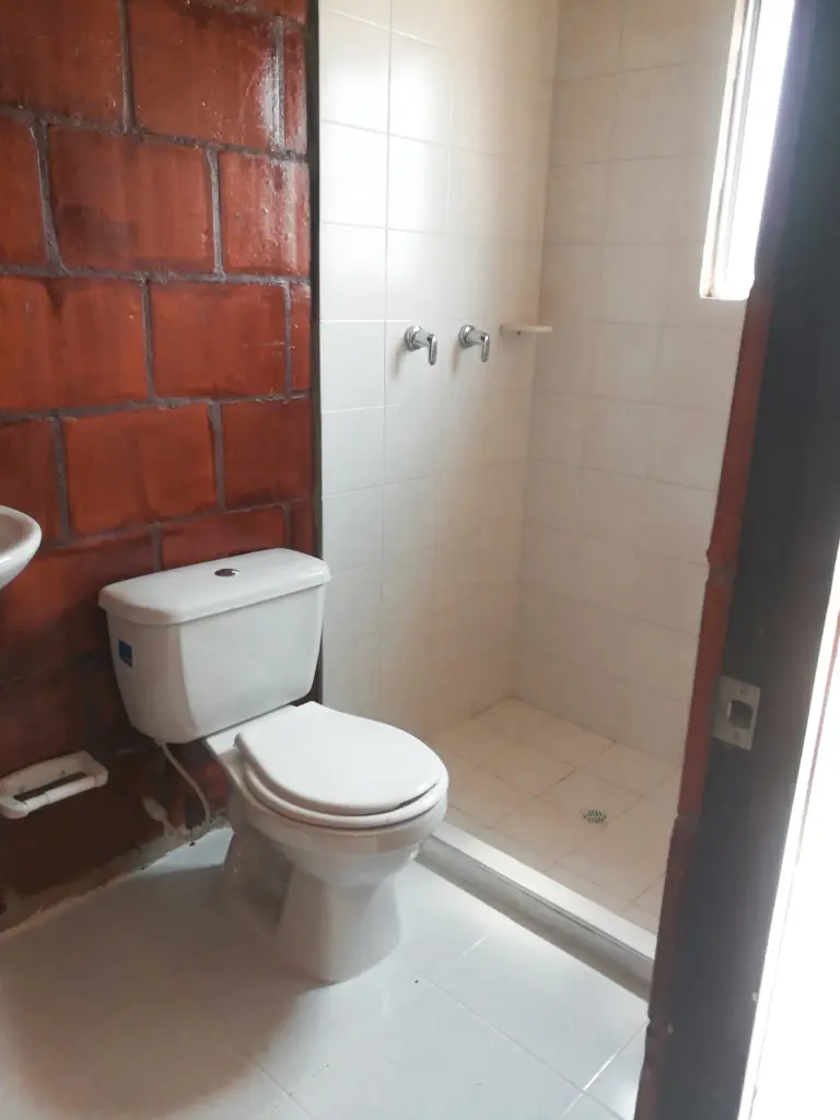 6 CIUDAD DEL VALLE BAÑO copia.webp