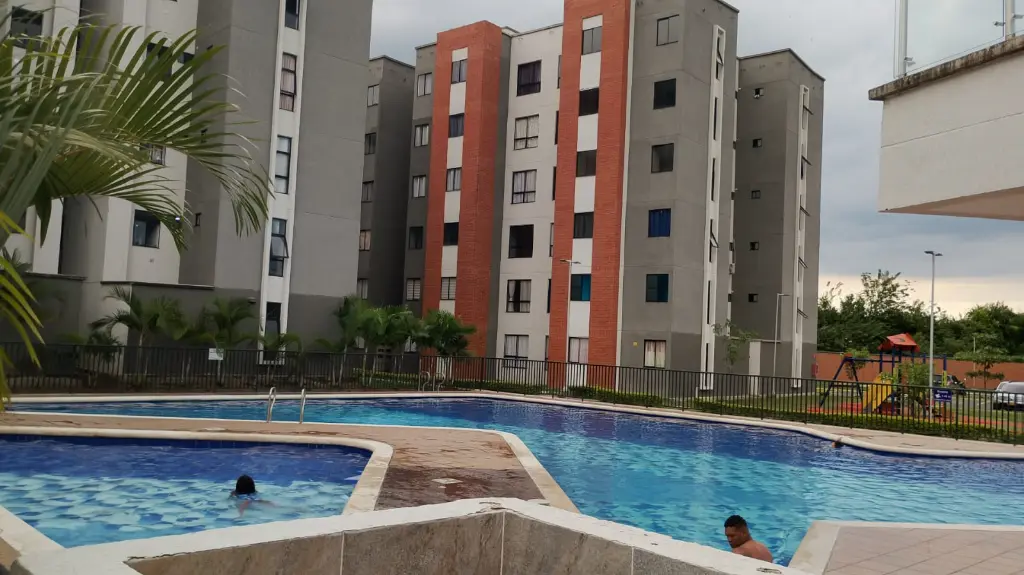 12 Roseto piscina.webp