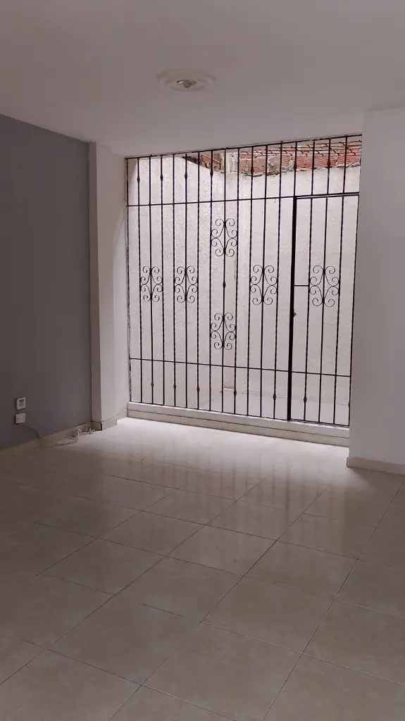 10 Ciudad 2000 casa venta piso 2 estudio.webp