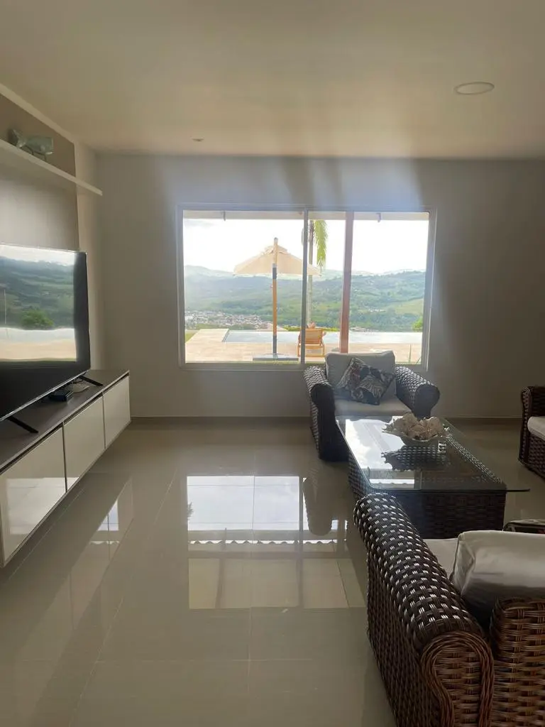 Imagen de WhatsApp 2025-11-04 a las 07.10.12_7850a246.webp