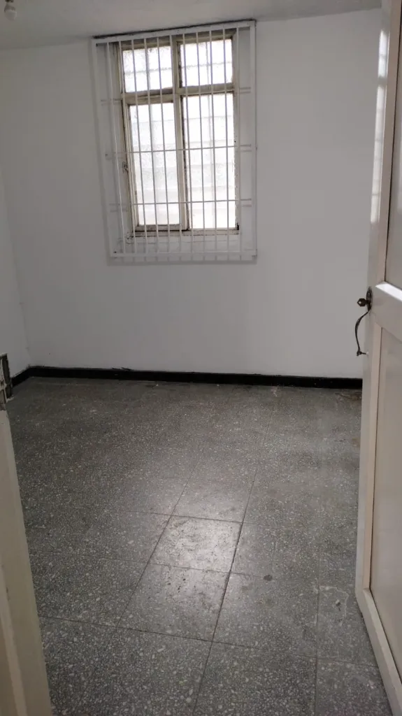 4 Alcaz 272 local izquierda, oficina o bodega.webp