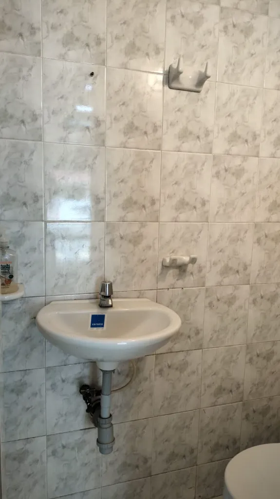 3 Alcaz 272 local izquierda, baño.webp