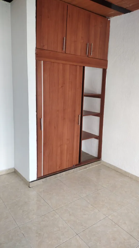 8 Lleras 301 Clóset 2.webp