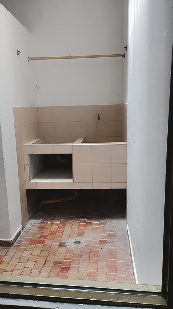 7 Lares patio.webp