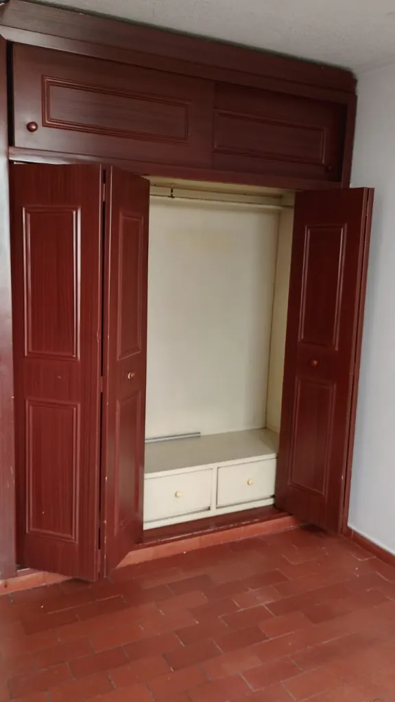 PORT 15-101 CLOSET 2