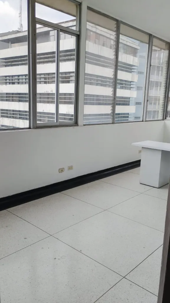 10 Oficina con ventana.webp