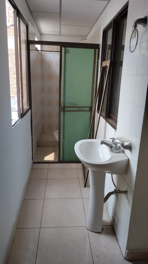 5 Alfonso López 202 baño.webp