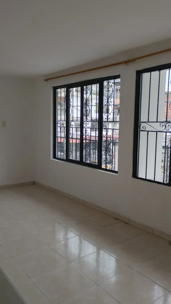 1a Lleras 202 apartaestudio sala.webp
