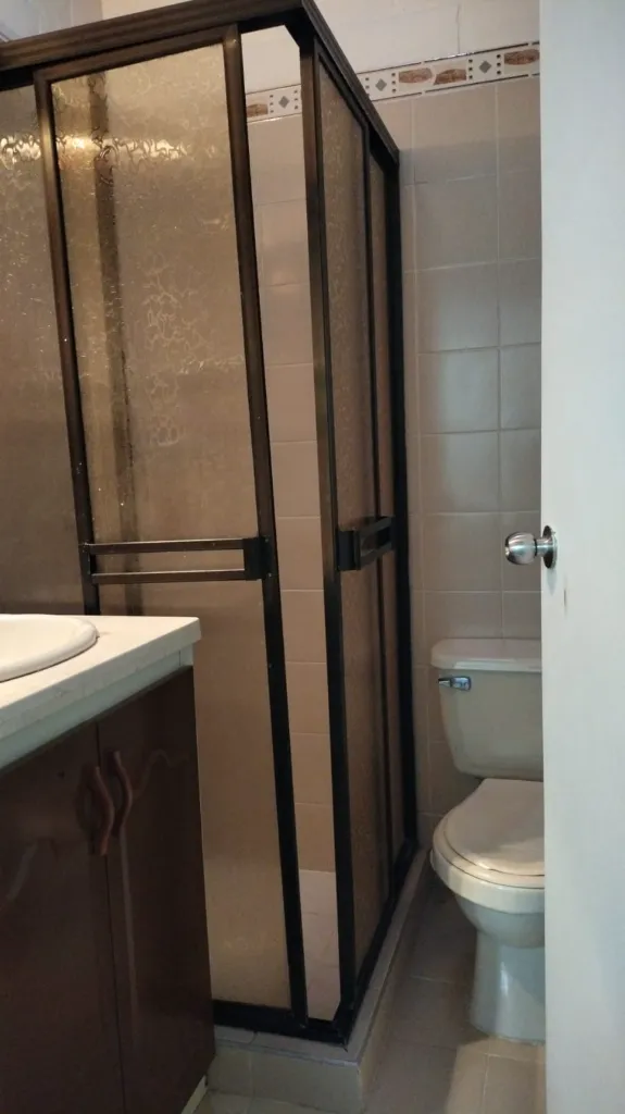 11 Jamundi baño piso 2.webp