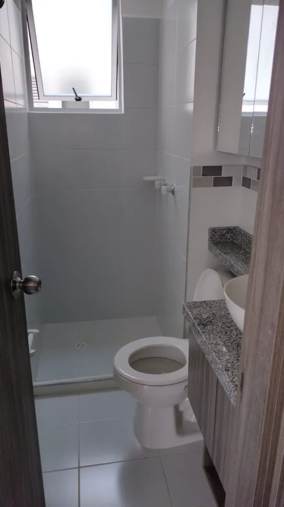3 Turqui 1-902 Baño Social.webp