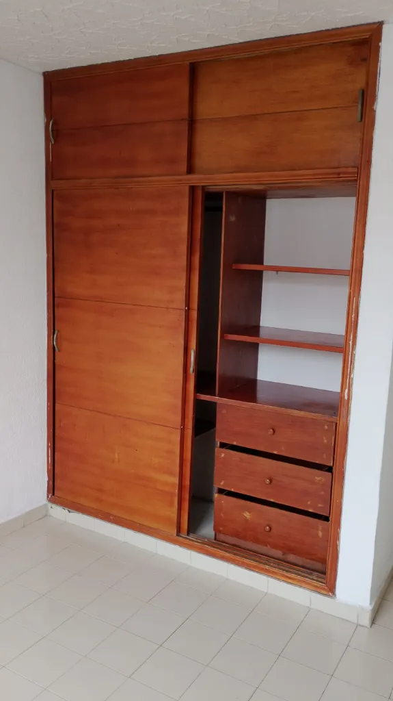 3 Sorrento 20 401 closet 1.webp