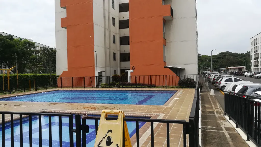 5 Los sauces piscina.webp