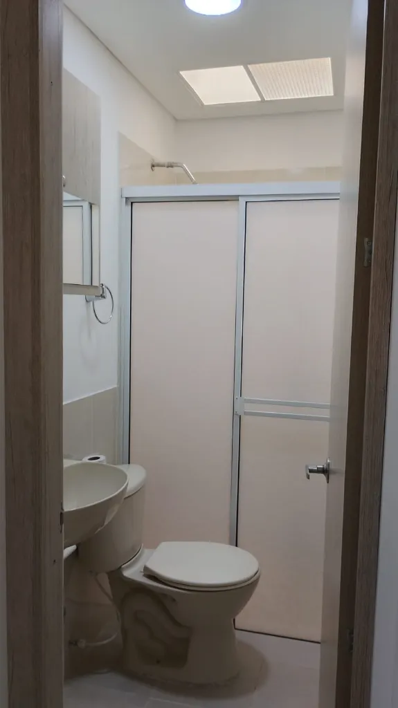6 El troncal Lina baño.webp