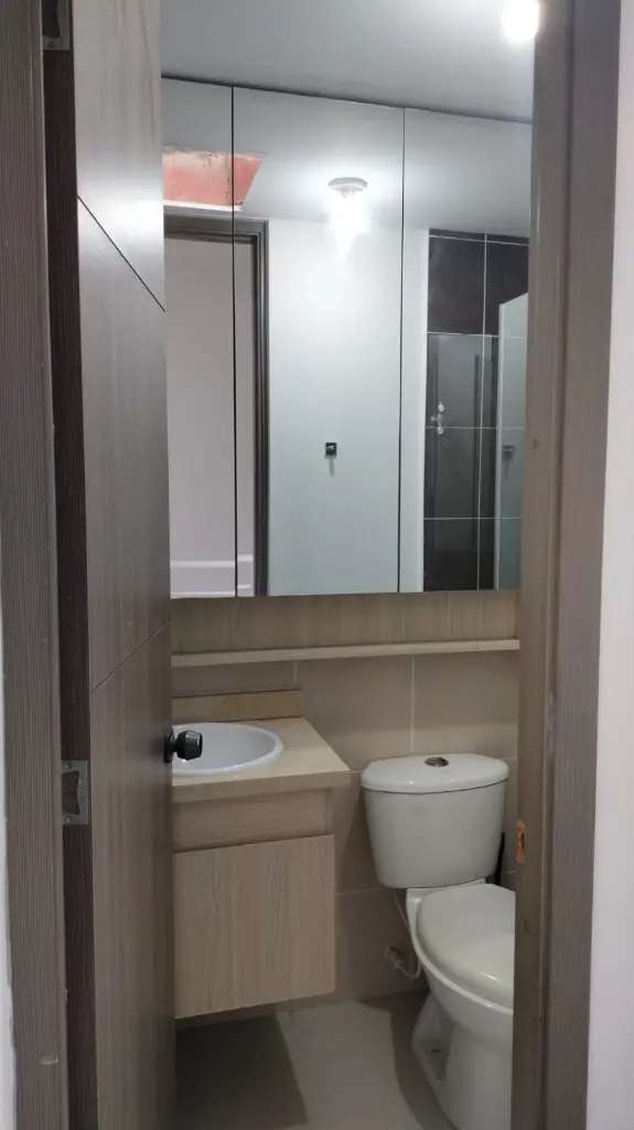 11 Allegra 208 Baño alcobas.webp