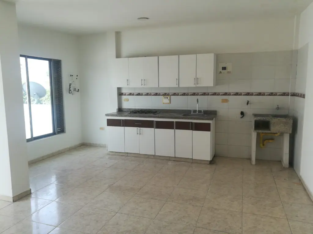 2 CHAMPAG 401 COCINA-ZONA DE OFICIOS.webp